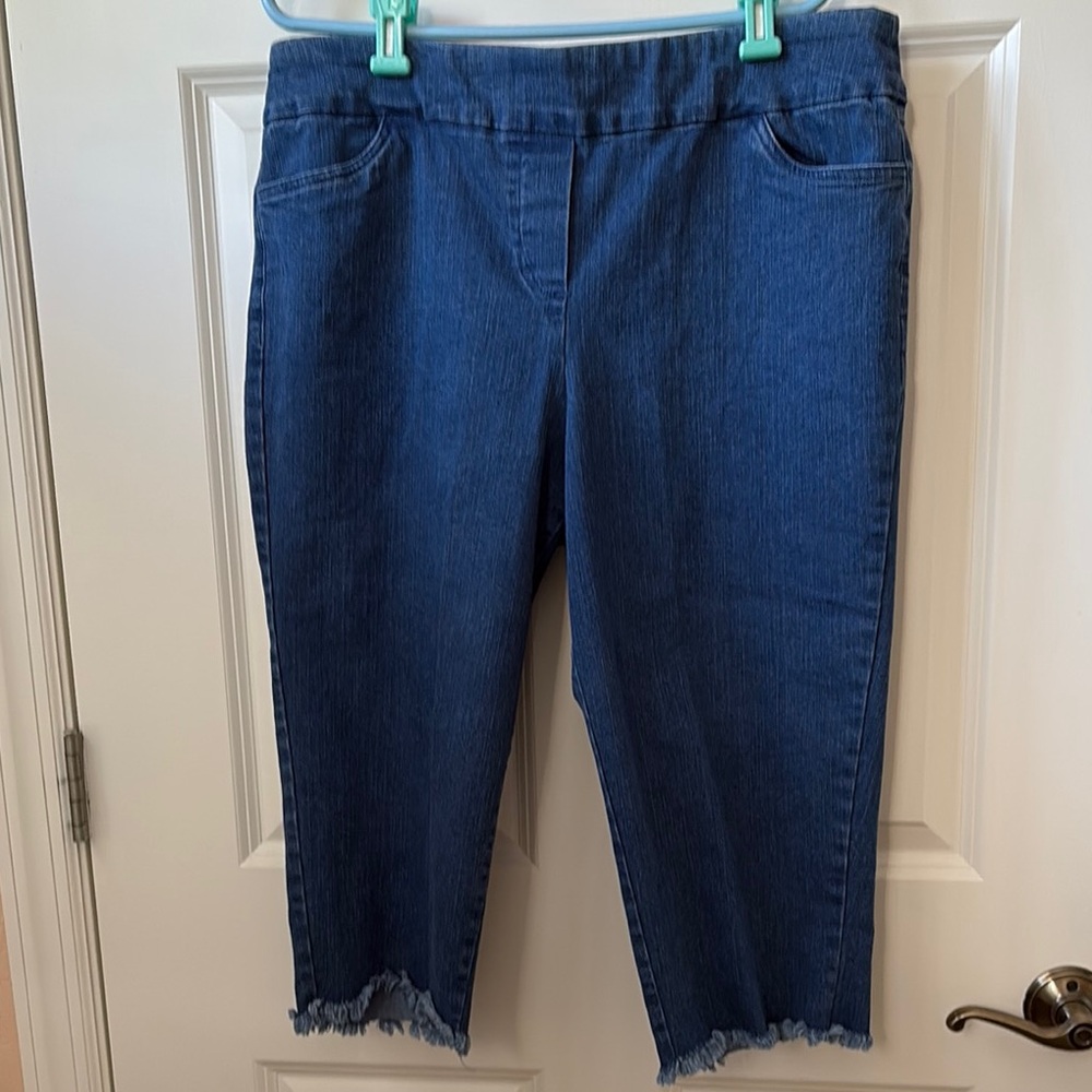 Alfred Dunner Women's Blue Jean capris size 16P